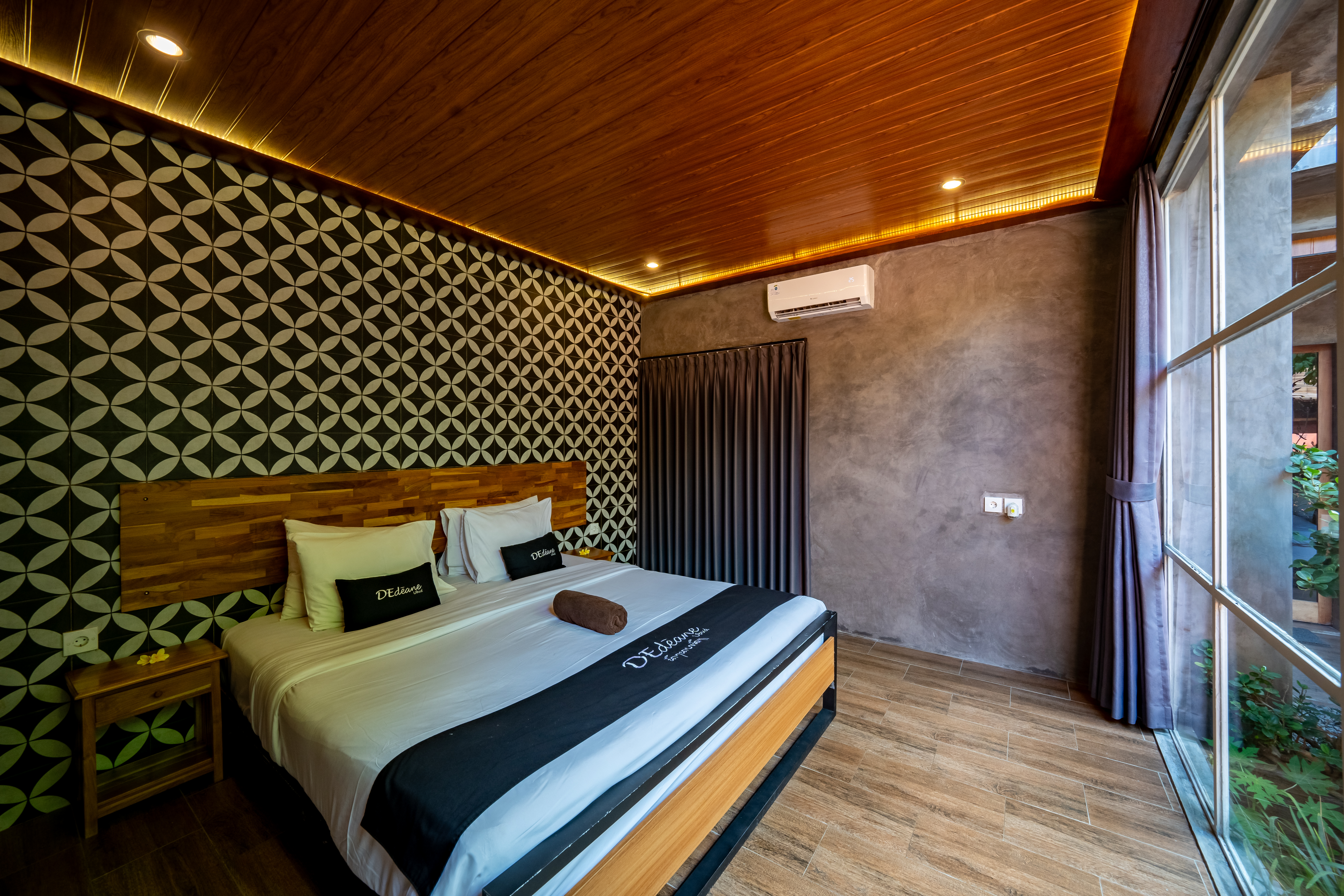 Room 14 – Cozy King Size Bed Room with Patio & Garden Views